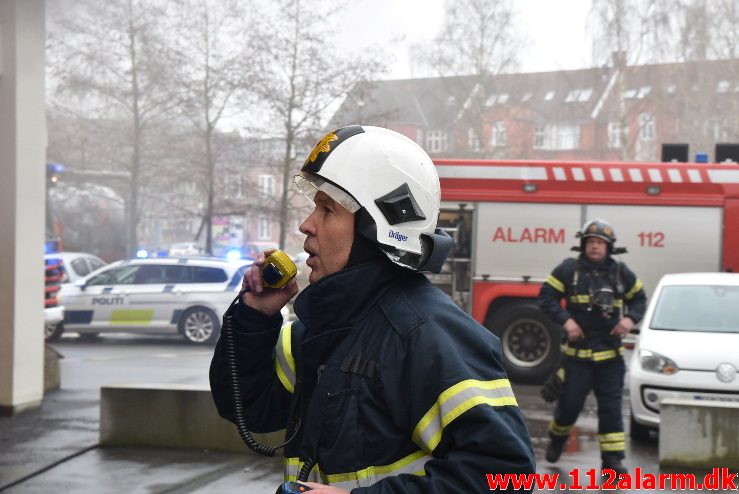 Brand i Etageejendom. Spinderigade 24 i Vejle. 08/03-2018. Kl. 14:51.