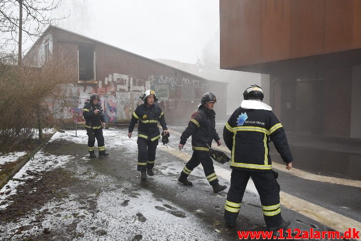 Brand i Etageejendom. Spinderigade 24 i Vejle. 08/03-2018. Kl. 14:51.