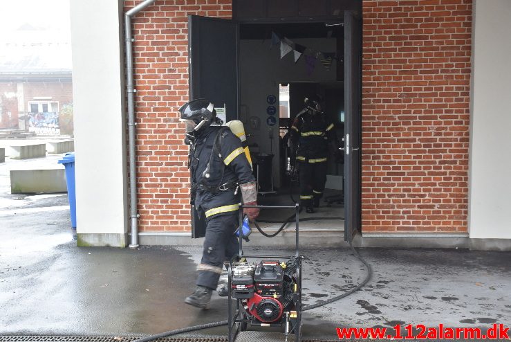 Brand i Etageejendom. Spinderigade 24 i Vejle. 08/03-2018. Kl. 14:51.