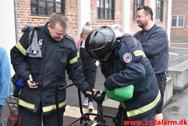 Brand i Etageejendom. Spinderigade 24 i Vejle. 08/03-2018. Kl. 14:51.