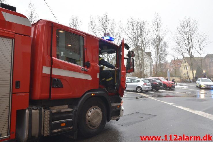 Brand i Etageejendom. Spinderigade 24 i Vejle. 08/03-2018. Kl. 14:51.