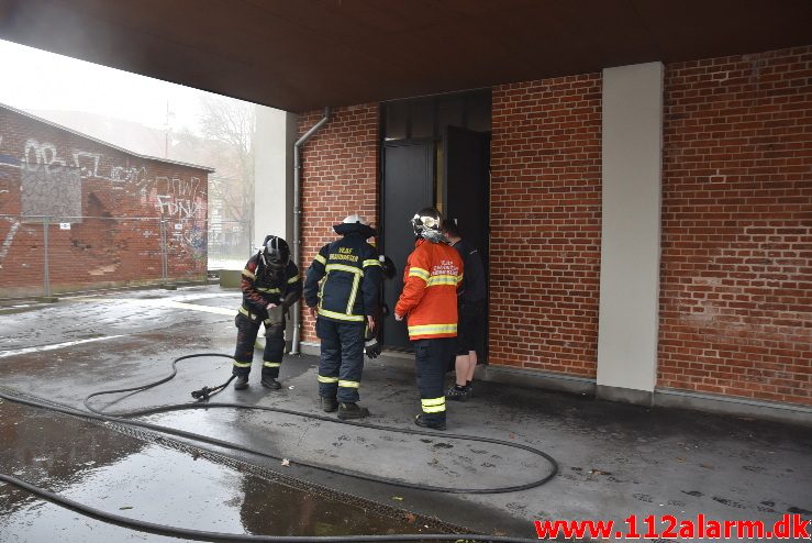 Brand i Etageejendom. Spinderigade 24 i Vejle. 08/03-2018. Kl. 14:51.