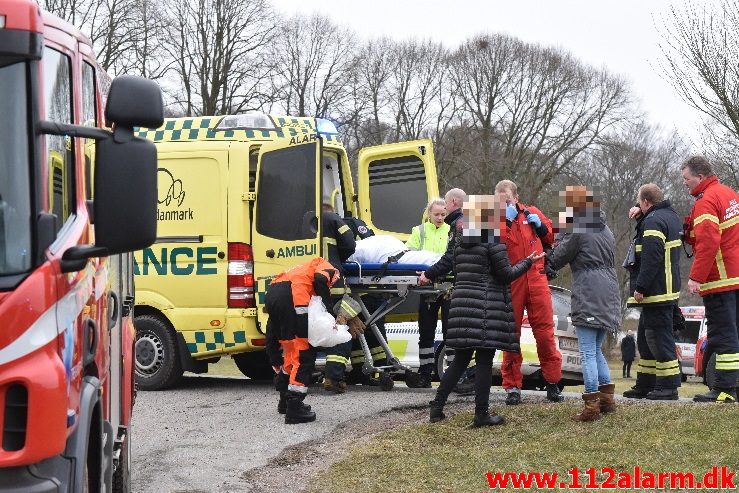 Ung pige gik igennem isen. Fårupsø ved Jelling.  13/03-2018. KL. 13:26.