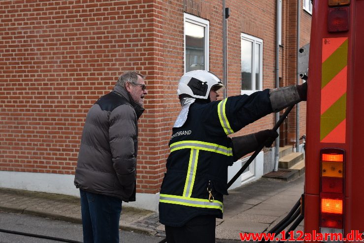 Containerbrand. Borgmester Madsens Gade i Vejle. 17/03-2018. Kl. 16:27.