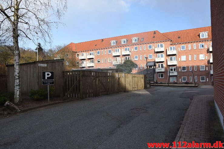 Containerbrand. Borgmester Madsens Gade i Vejle. 17/03-2018. Kl. 16:27.