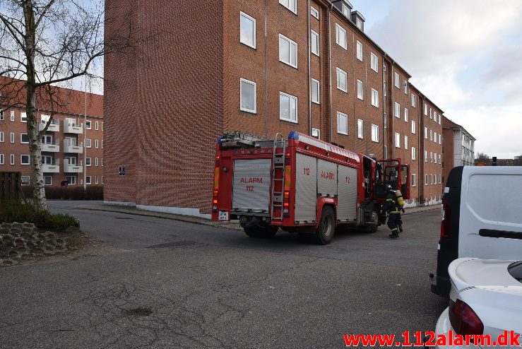 Containerbrand. Borgmester Madsens Gade i Vejle. 17/03-2018. Kl. 16:27.