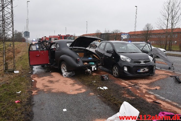 Voldsomt uheld. Fredericiavej i Vejle. 24/03-2018. Kl. 11:03.