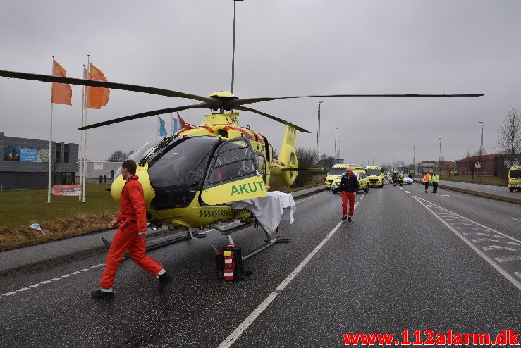 Voldsomt uheld. Fredericiavej i Vejle. 24/03-2018. Kl. 11:03.