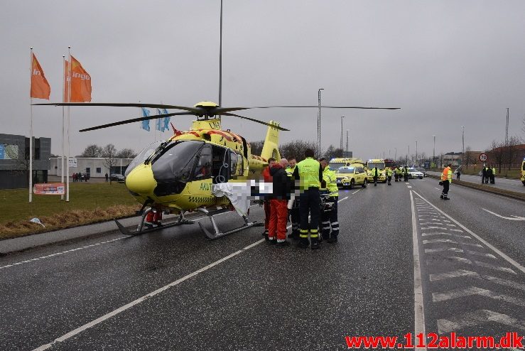 Voldsomt uheld. Fredericiavej i Vejle. 24/03-2018. Kl. 11:03.