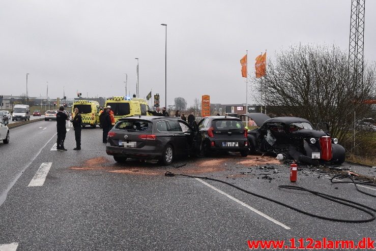 Voldsomt uheld. Fredericiavej i Vejle. 24/03-2018. Kl. 11:03.