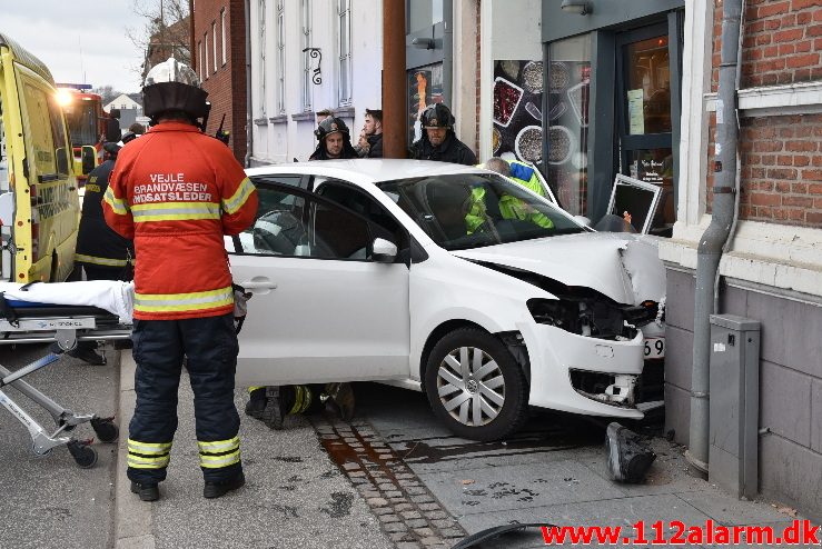 FUH med fastklemt. Dæmningen i Vejle. 31/03-2018. Kl. 18:45.