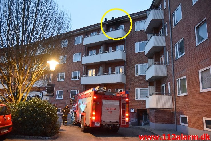 Brand i Etageejendom. Svendsgade i Vejle. 1/04-2018. KL. 06:20.