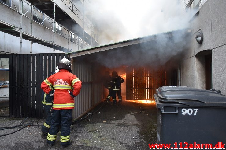 Brand i etageejendom. Staldgårdsgade i Vejle. 06/04-2018. Kl. 18:35.