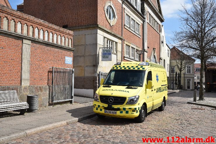 Kvinden fik det dårligt i elevatoren. klostergade 4 i Vejle. 18/04-2018. Kl. 12:19.