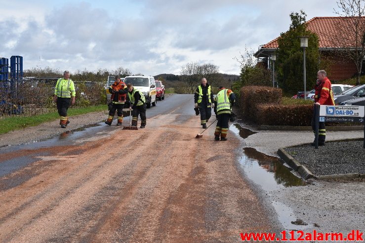 Større Forurening. Bindeballevej i Randbøl. 25/04-2018. Kl. 9:33.