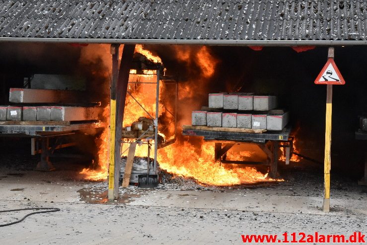 Brand ved Centrum Pæle. Grønlandsvej 96 i Vejle. 29/04-2018. Kl. 10:42.