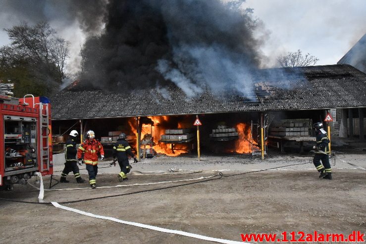 Brand ved Centrum Pæle. Grønlandsvej 96 i Vejle. 29/04-2018. Kl. 10:42.