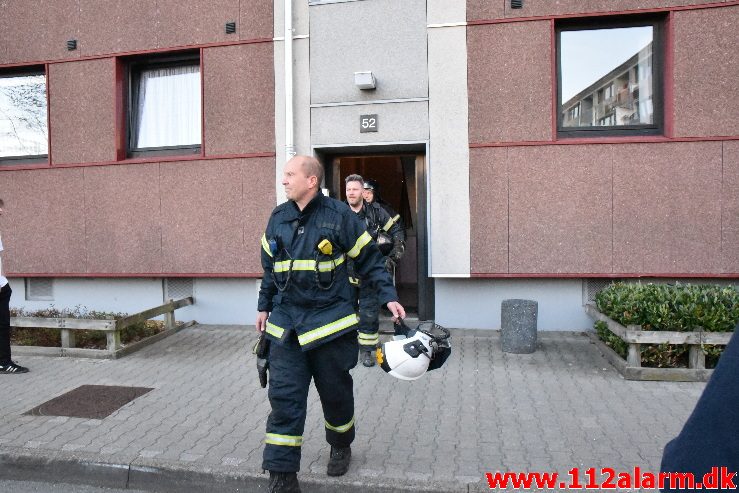 Brand i Etageejendom. Skolegade 52 i Vejle. 06/06-2018. Kl. 19:32.