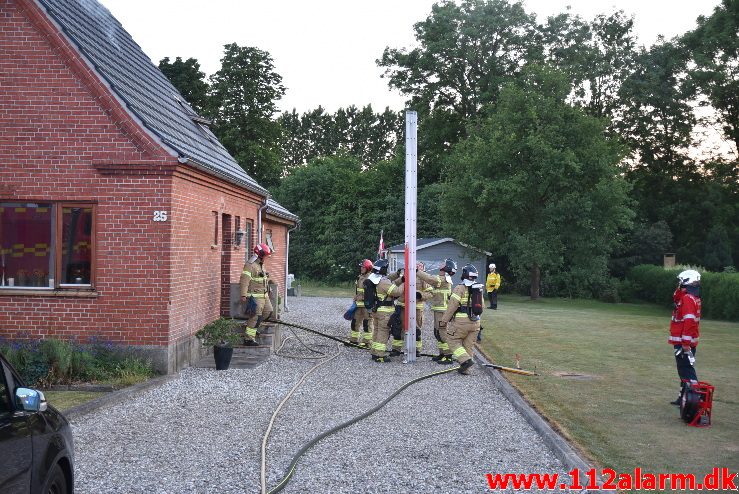 Brand i Villa. Skanderborgvej ved Uldum. 01/06-2018. KL. 21:03.