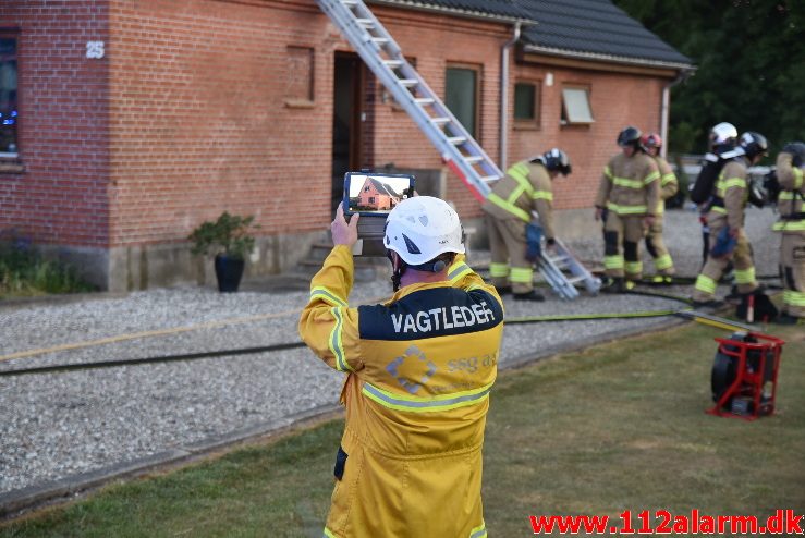 Brand i Villa. Skanderborgvej ved Uldum. 01/06-2018. KL. 21:03.