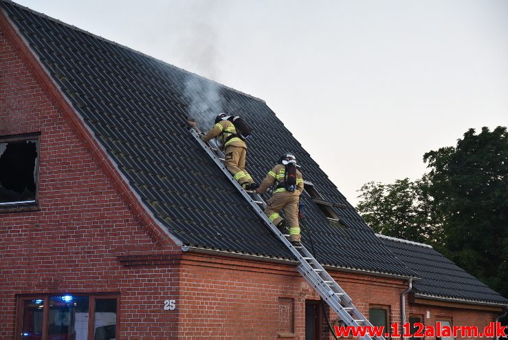 Brand i Villa. Skanderborgvej ved Uldum. 01/06-2018. KL. 21:03.