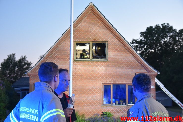 Brand i Villa. Skanderborgvej ved Uldum. 01/06-2018. KL. 21:03.