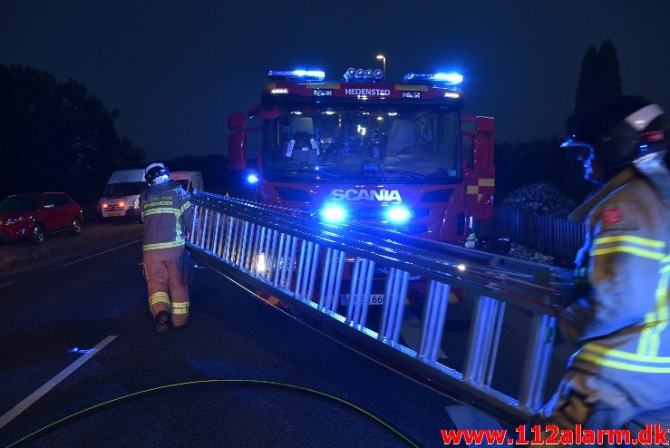 Brand i Villa. Skanderborgvej ved Uldum. 01/06-2018. KL. 21:03.