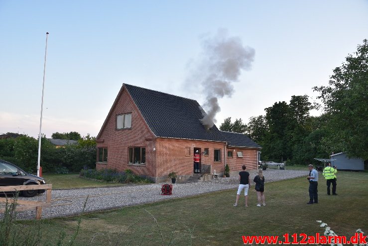 Brand i Villa. Skanderborgvej ved Uldum. 01/06-2018. KL. 21:03.