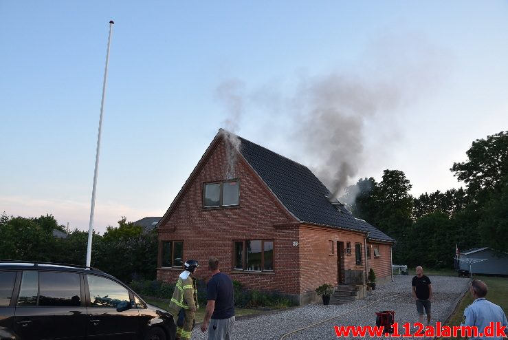 Brand i Villa. Skanderborgvej ved Uldum. 01/06-2018. KL. 21:03.