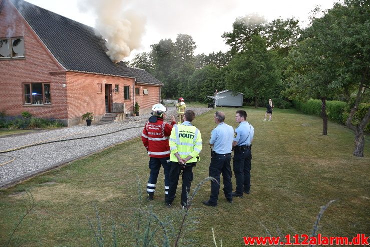 Brand i Villa. Skanderborgvej ved Uldum. 01/06-2018. KL. 21:03.