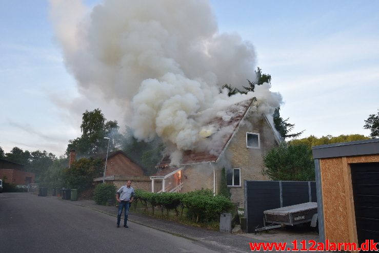 Brand i Villa. Grønholt 8 i Vejle. 02/06-2018. KL. 05:37.