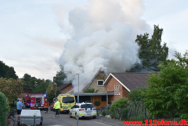 Brand i Villa. Grønholt 8 i Vejle. 02/06-2018. KL. 05:37.