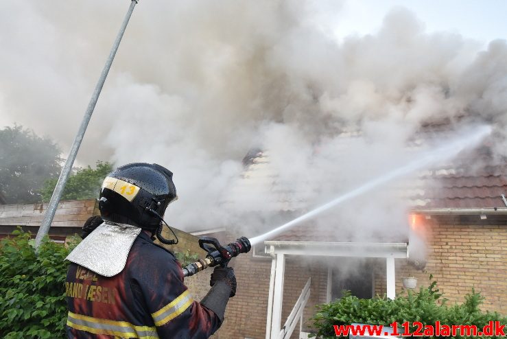 Brand i Villa. Grønholt 8 i Vejle. 02/06-2018. KL. 05:37.