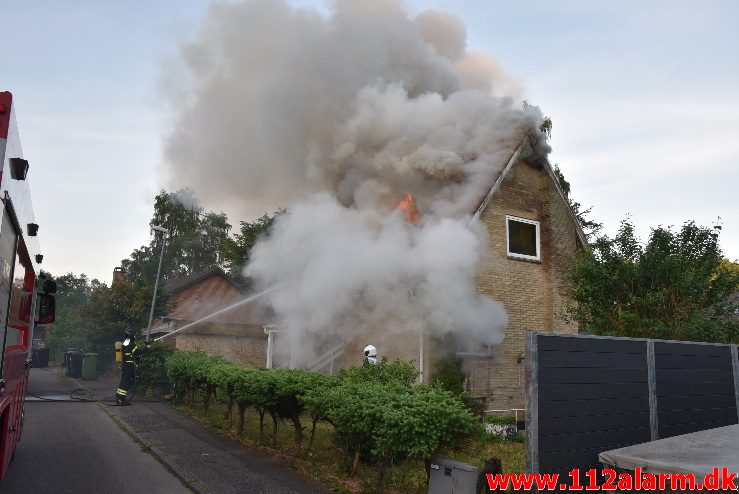 Brand i Villa. Grønholt 8 i Vejle. 02/06-2018. KL. 05:37.