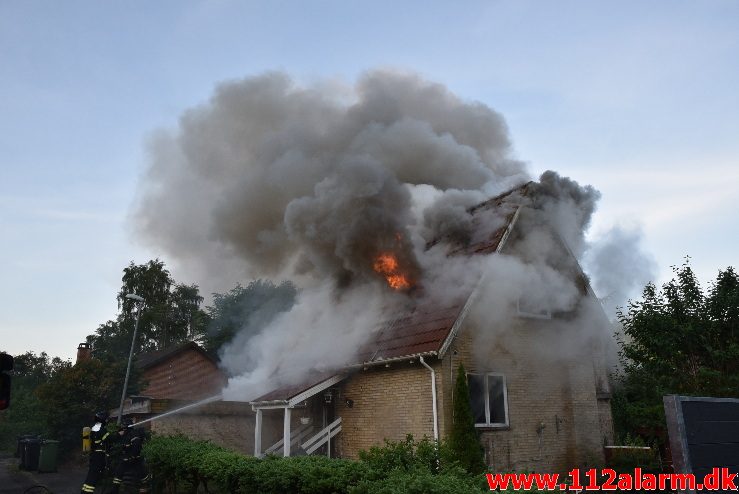 Brand i Villa. Grønholt 8 i Vejle. 02/06-2018. KL. 05:37.