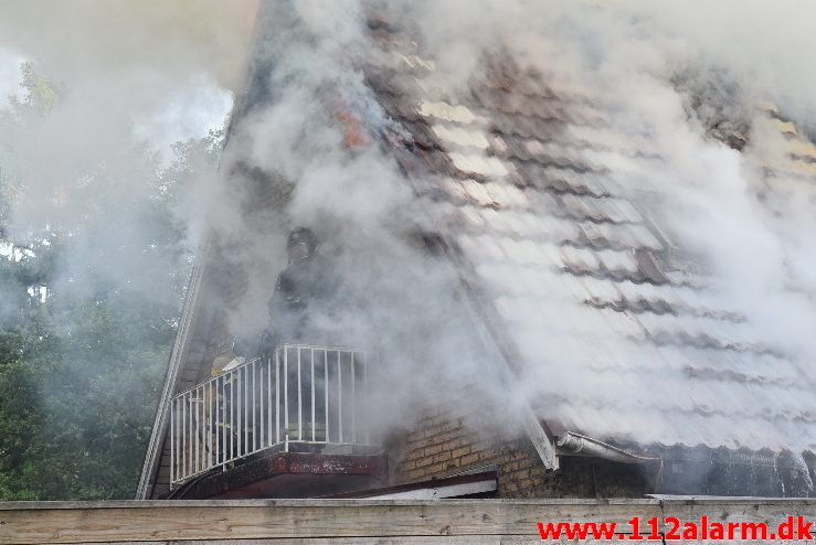 Brand i Villa. Grønholt 8 i Vejle. 02/06-2018. KL. 05:37.