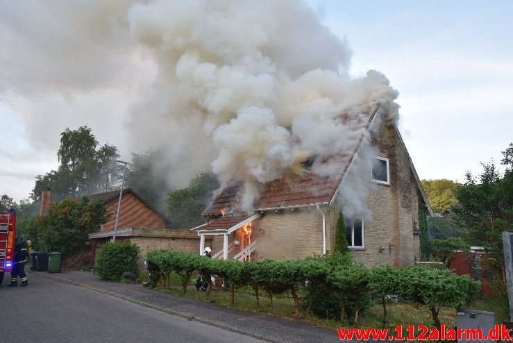 Brand i Villa. Grønholt 8 i Vejle. 02/06-2018. KL. 05:37.