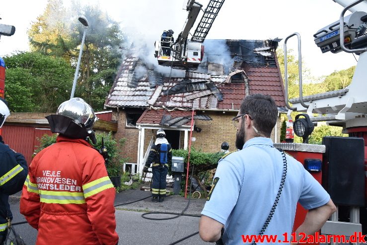 Brand i Villa. Grønholt 8 i Vejle. 02/06-2018. KL. 05:37.