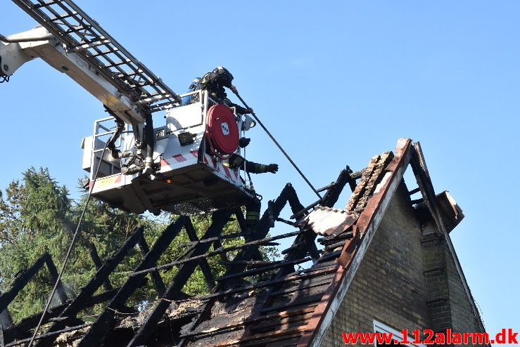 Brand i Villa. Grønholt 8 i Vejle. 02/06-2018. KL. 05:37.