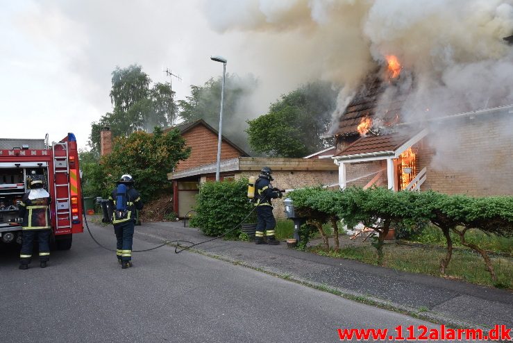 Brand i Villa. Grønholt 8 i Vejle. 02/06-2018. KL. 05:37.