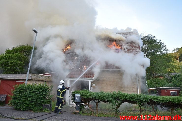 Brand i Villa. Grønholt 8 i Vejle. 02/06-2018. KL. 05:37.