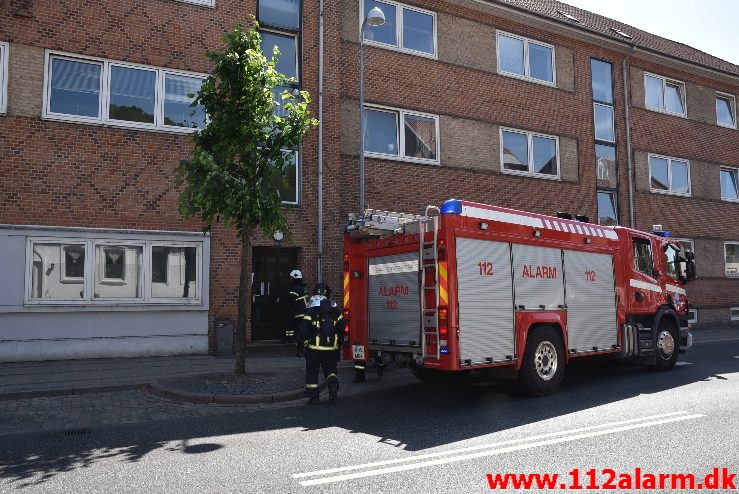 Brand i Etageejendom. Vardevej 13 i Vejle. 04/06-2018. Kl. 15:07.