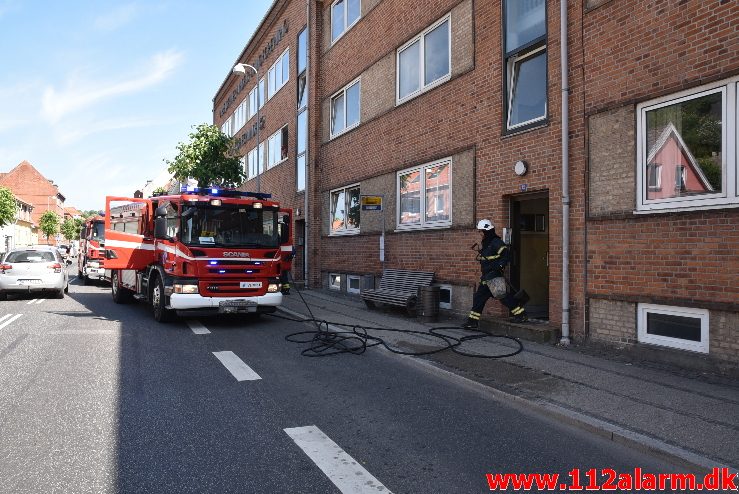 Brand i Etageejendom. Vardevej 13 i Vejle. 04/06-2018. Kl. 15:07.
