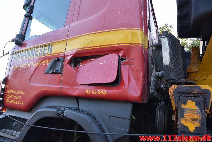 Lastbil havnet nede af skrænten. Motorvejen ved DTC. 07/06-2018. Kl. 18:50.