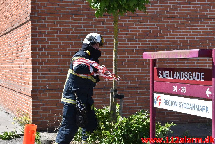 Overgravet gasledning. Sjællandsgade i Vejle. 07/06-2018. Kl. 11:00.