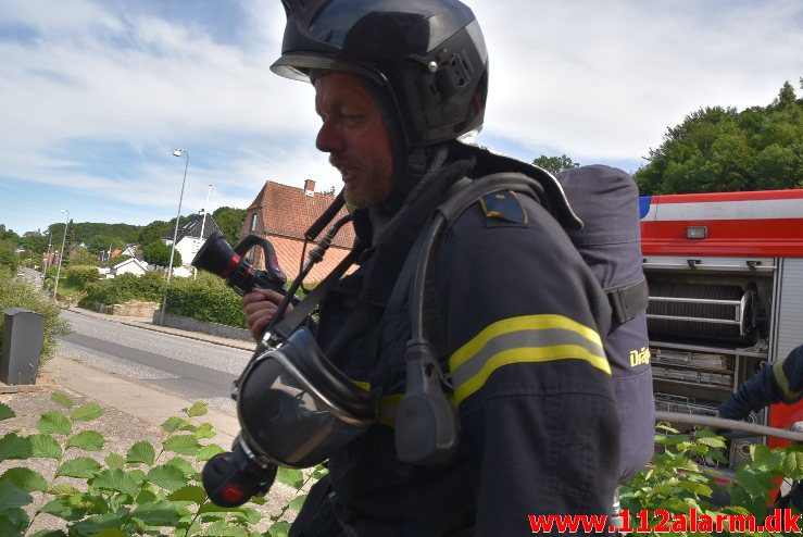 Mindre naturbrand. Ribe Landevej i Vejle. 08/06-2018. Kl. 16:08.