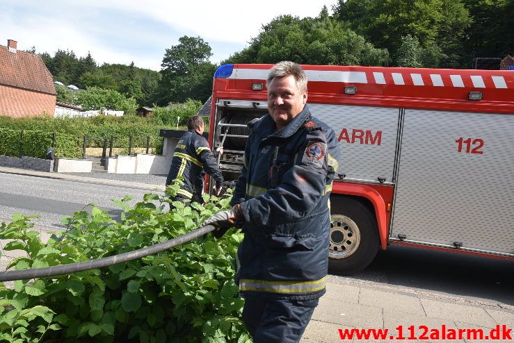 Mindre naturbrand. Ribe Landevej i Vejle. 08/06-2018. Kl. 16:08.