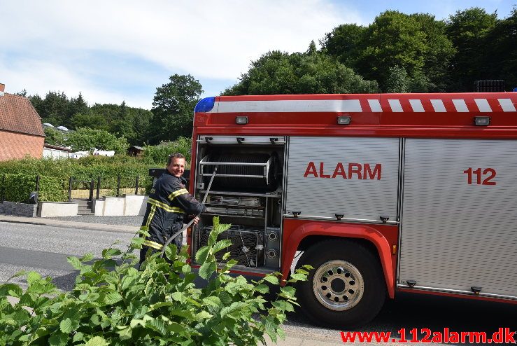 Mindre naturbrand. Ribe Landevej i Vejle. 08/06-2018. Kl. 16:08.