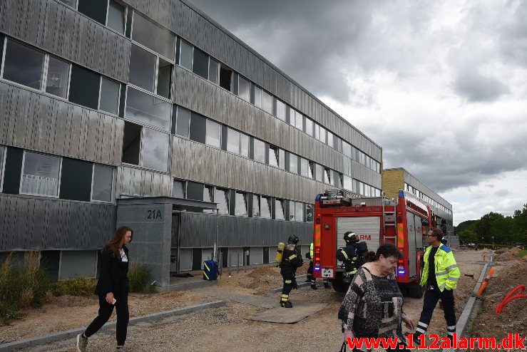 Brand i Etageejendom. Løget Høj 21 i Vejle. 21/06-2018. Kl. 13:11.