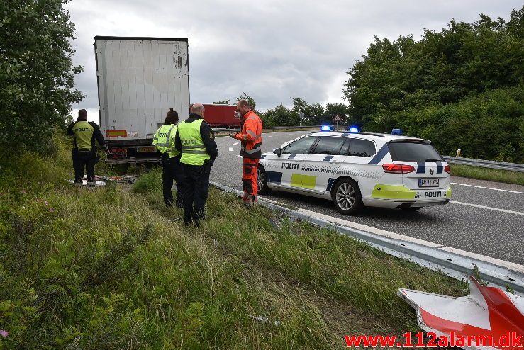 Lastbil ryg af motorvejsrampen. E45 ved DTC - Vejle. 21/06-2018. KL. 10:00.